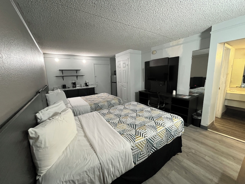 Studio 6 Phoenix AZ Midtown - photo 18