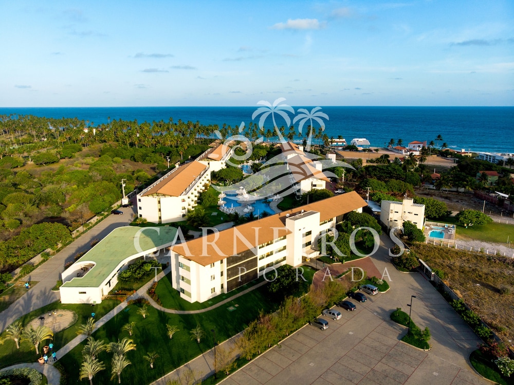 Flat Carneiros Beach Resort — 4-Star Luxury Hotel in Tamandare, Brasil