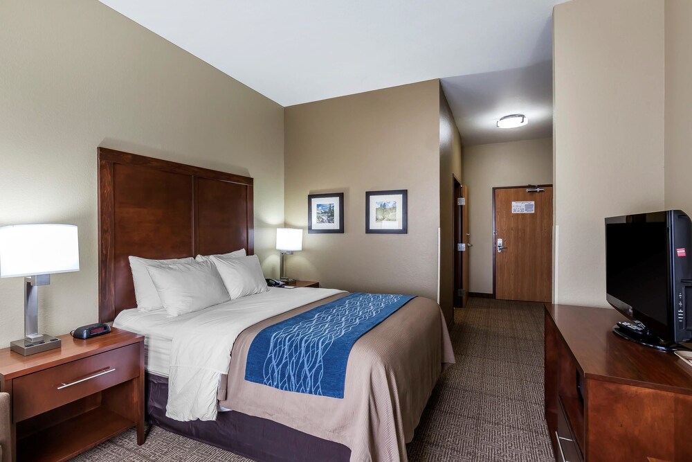 Comfort Inn & Suites Near University of Wyoming - photo 14
