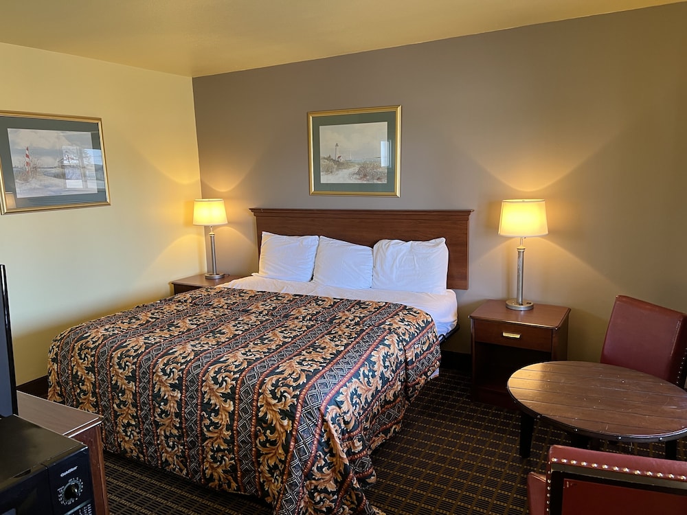 Crows Nest Inn Tawas - photo 6