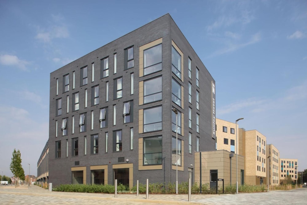 Sunley Hotel — 4-Star Luxury Hotel in Northampton, United Kingdom