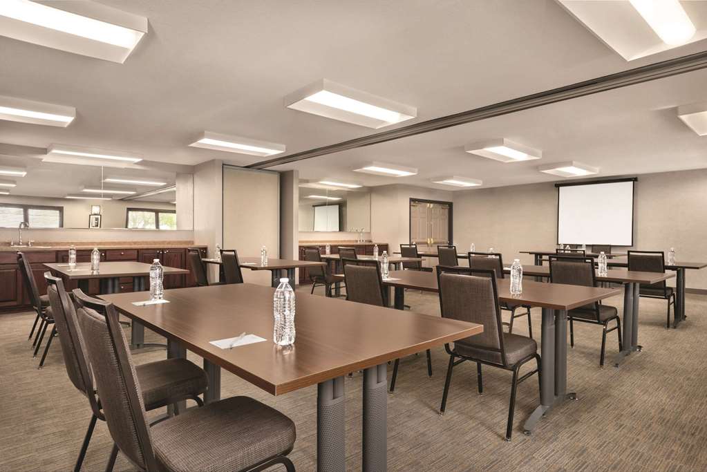 Country Inn & Suites by Radisson Pella IA - photo 21