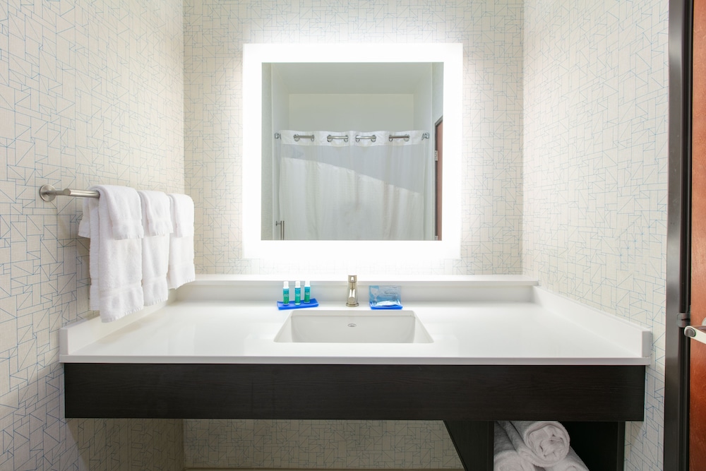 Holiday Inn Express Hotel & Suites Seaside Convention Center by IHG - photo 30