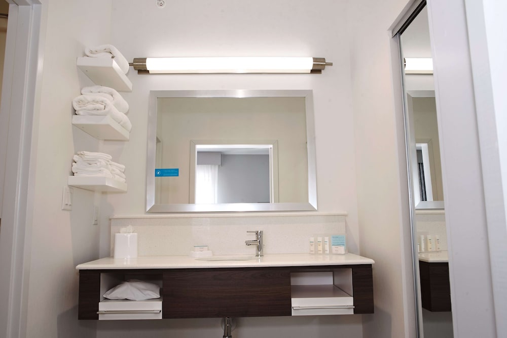 Hampton Inn & Suites Des Moines Urbandale - photo 27