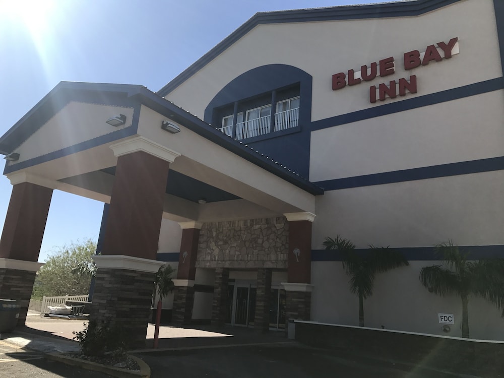 Blue Bay Inn & Suites - photo 82