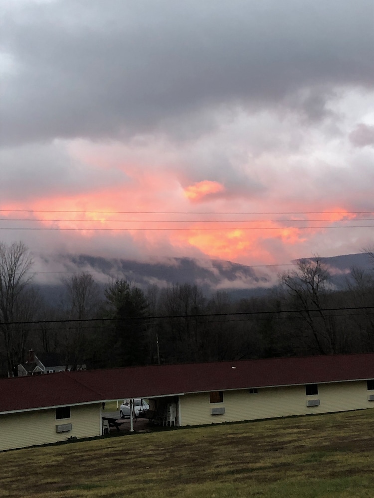 Four Winds Country Motel - photo 41