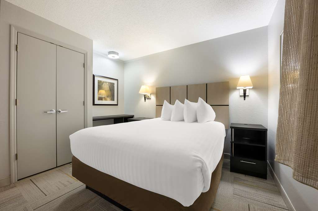 Sonesta Simply Suites Huntsville Research Park - photo 7