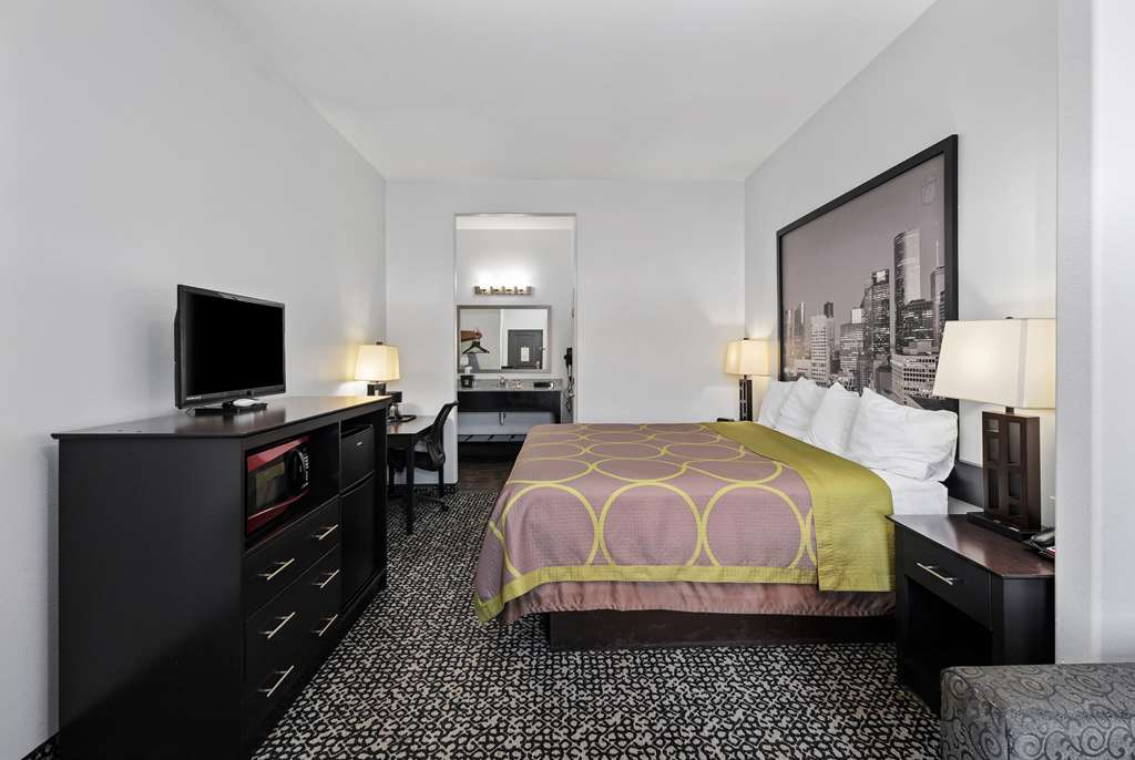 Super 8 by Wyndham Carthage TX - photo 19