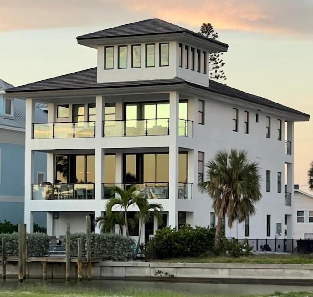 Black Pearl by Sun Palace Vacations in Fort Myers Beach, United States