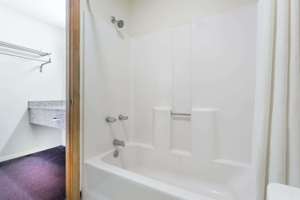 Travelodge by Wyndham Cordele - photo 13