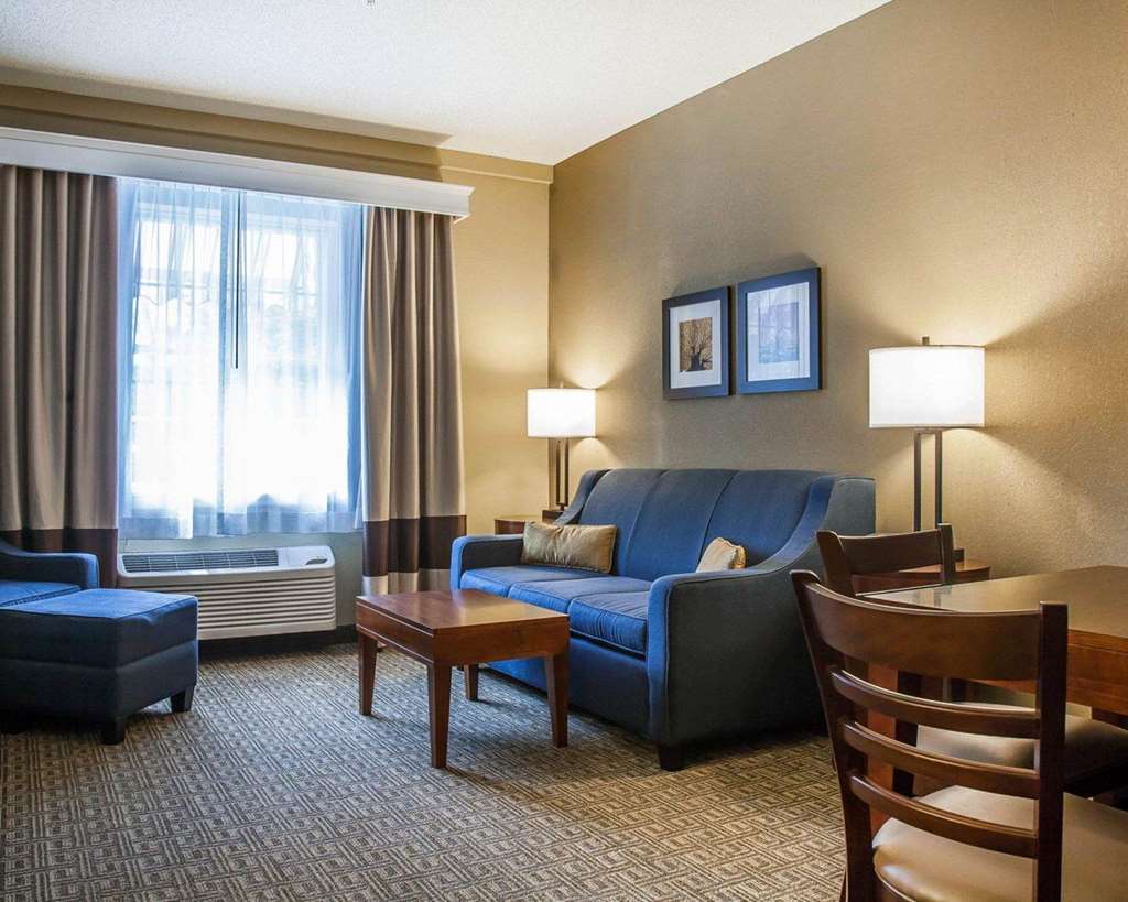 Comfort Inn & Suites Sturbridge Brimfield - photo 18