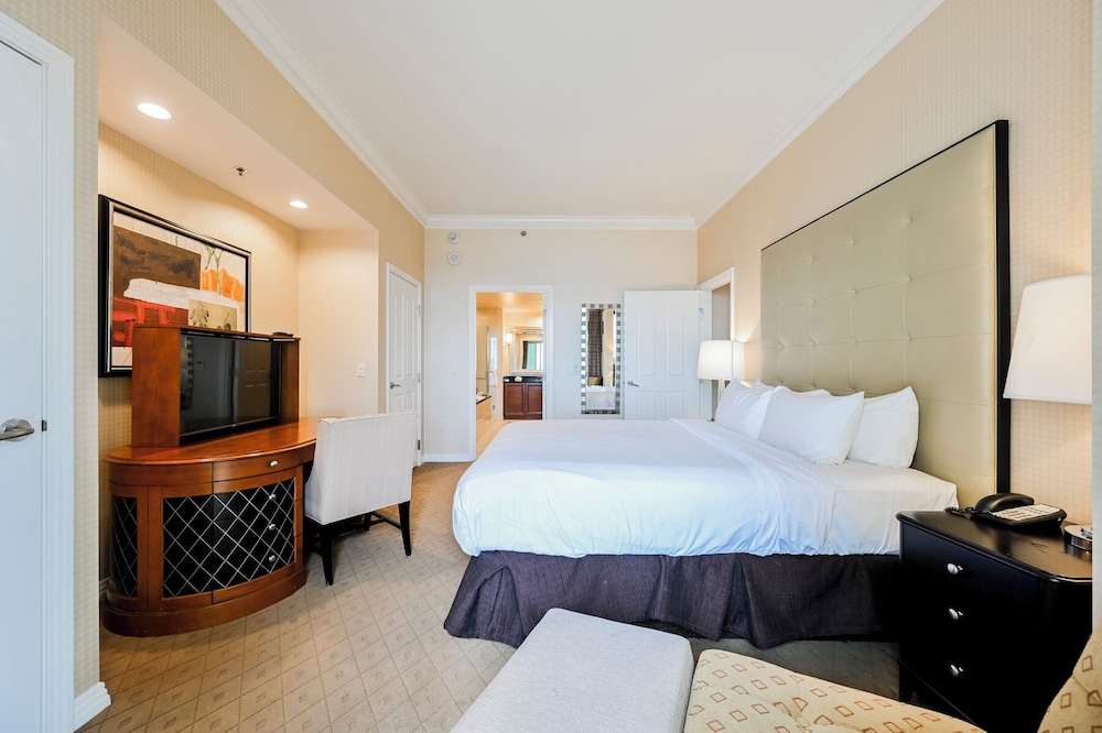 StripViewSuites at Signature - photo 41