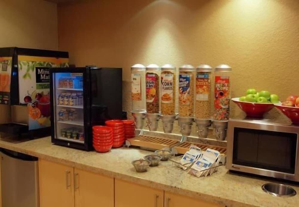 TownePlace Suites by Marriott Vincennes - photo 33