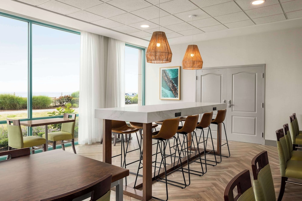 Hampton Inn Virginia Beach Oceanfront South - photo 71