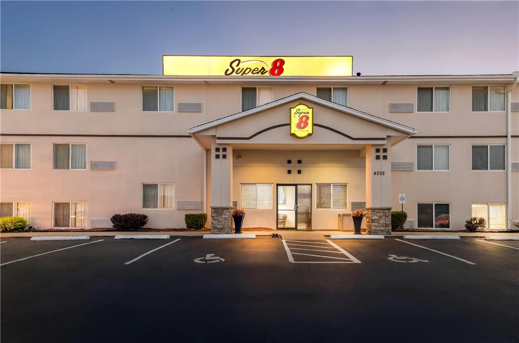 Super 8 by Wyndham Independence Kansas City - photo 2