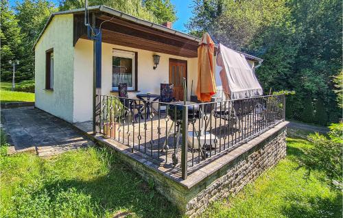 Adirondack Retreat w Heated Pool & Scenic Views — hotel in North Creek