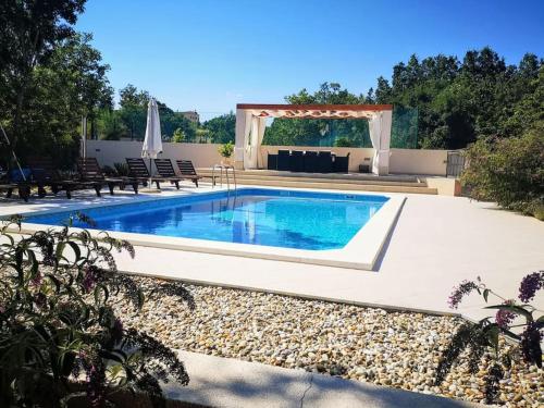 Villa La Plazza — 4-Star Luxury Hotel in Dugopolje, Croatia
