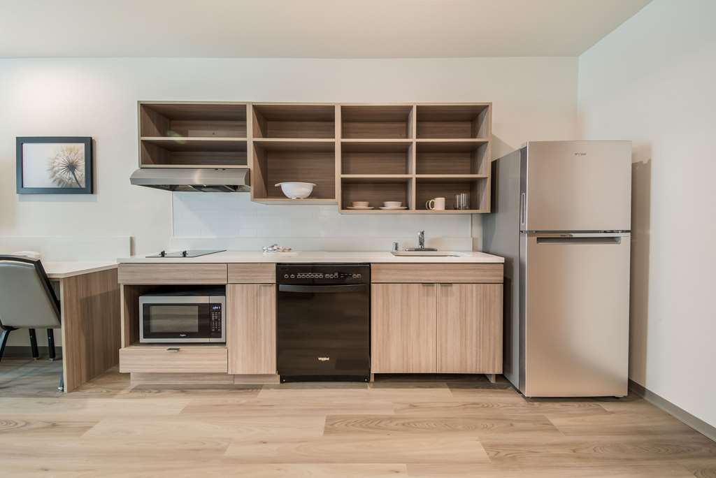WoodSpring Suites Portland Vancouver - photo 24