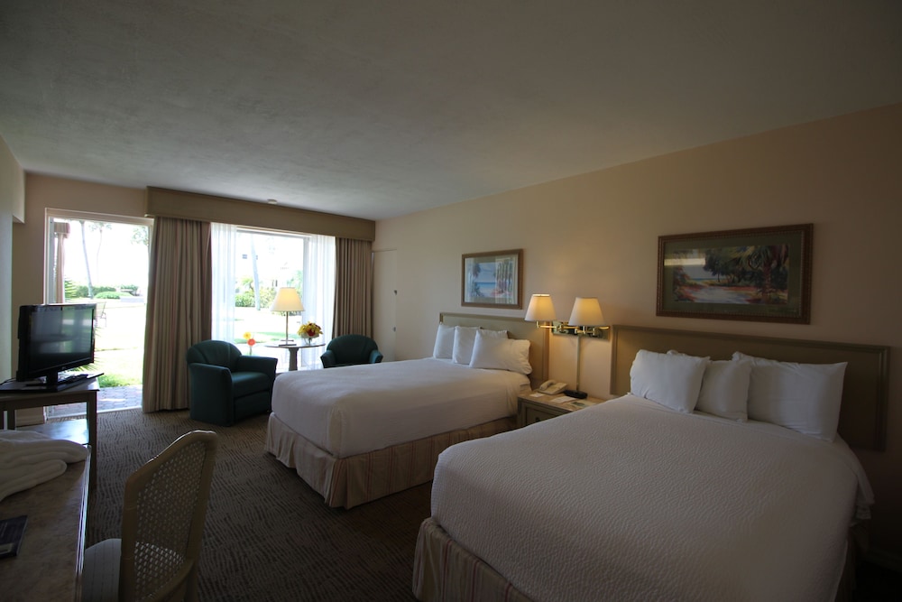 Sandcastle Resort at Lido Beach - photo 3