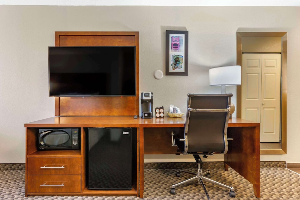 Spark by Hilton Tempe Phoenix Airport - photo 17