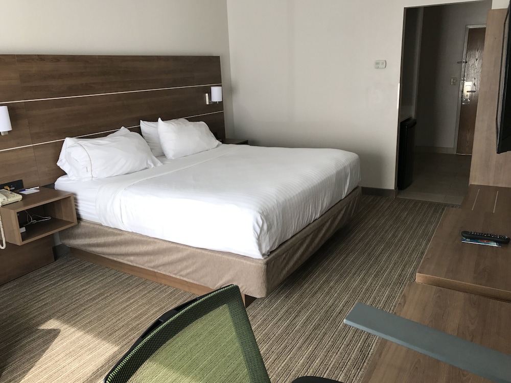 Holiday Inn Express & Suites Chattanooga by IHG - photo 19