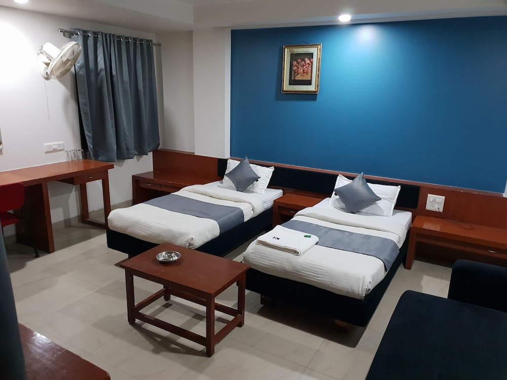 Hotel Pleasure Inn