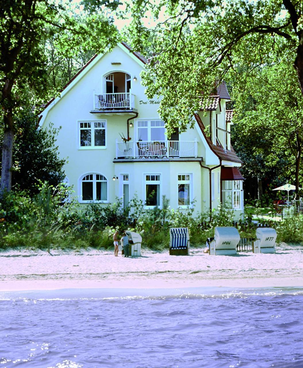 Strandvilla Drei Mäderl Haus — 4-Star Luxury Hotel in Ostseebad Boltenhagen, Germany