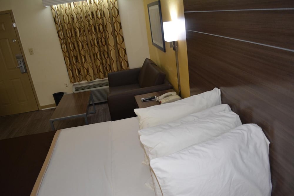 Southern Inn Lumberton - photo 24