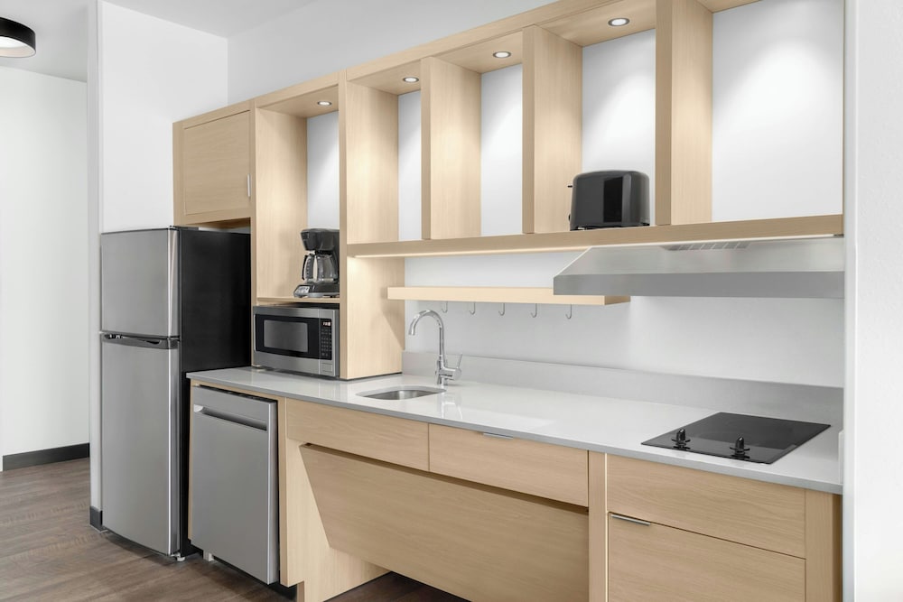 TownePlace Suites by Marriott Detroit Taylor - photo 18