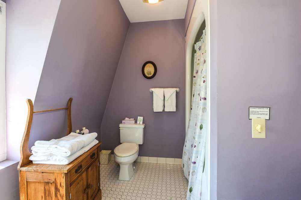 Payne's Harbor View Inn - photo 41