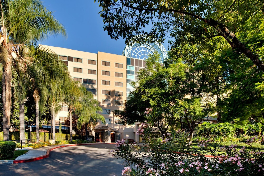 Sheraton Fairplex Suites & Conference Center - photo 43