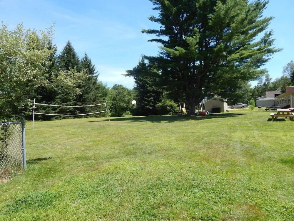 Kennebunk Gallery Motel & Cottages - photo 42