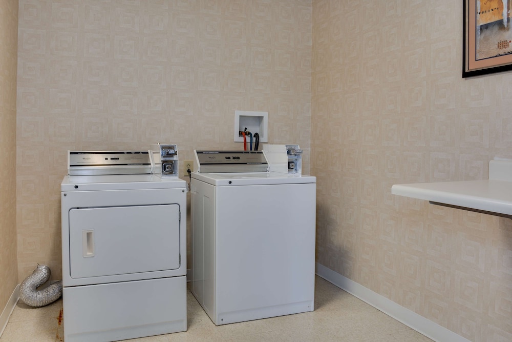 Hampton Inn Atlanta Fairburn - photo 34