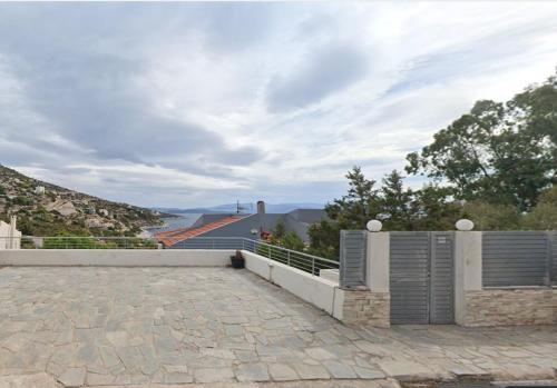 Micky S Seaview Gem — Marathonas
