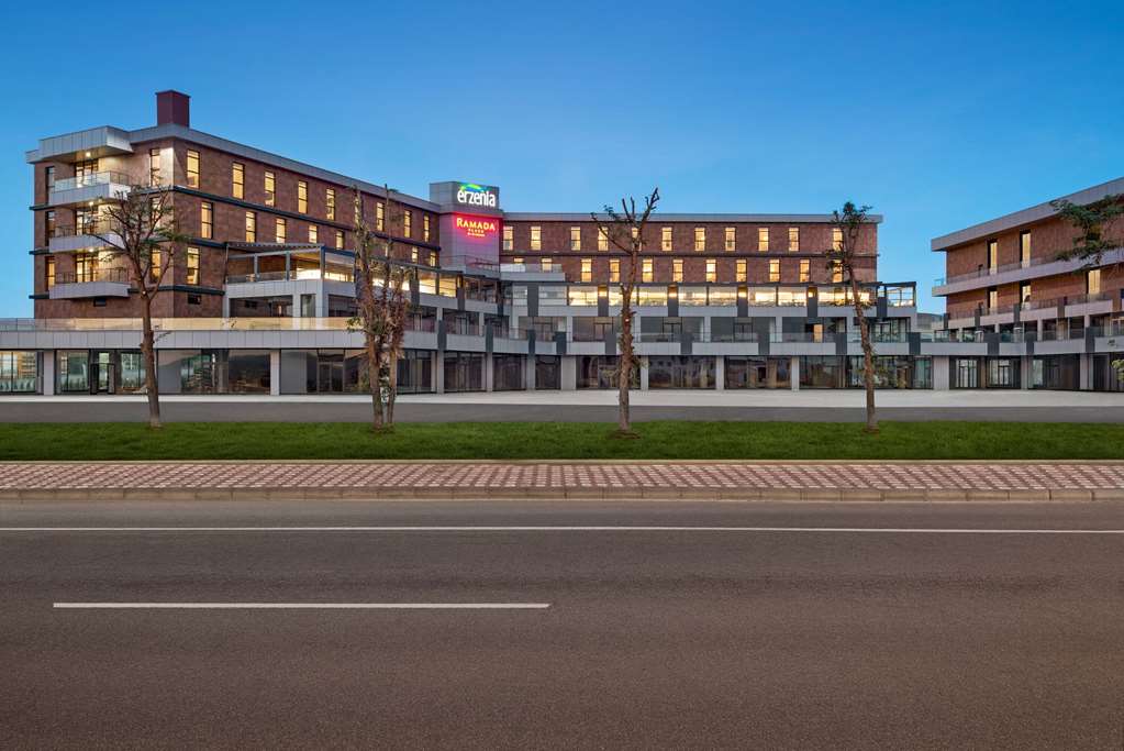 Ramada Plaza By Wyndham Batman — Batman — photo 3