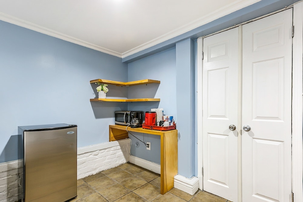 Canal Express Rooms - photo 30