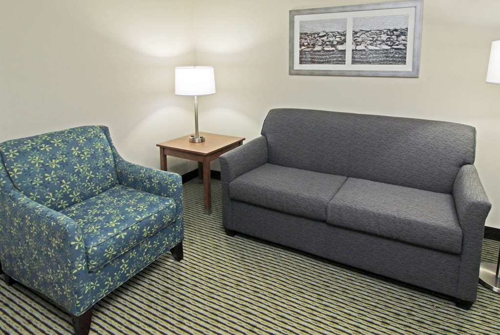 Quality Suites Lake Wright Norfolk Airport - photo 10