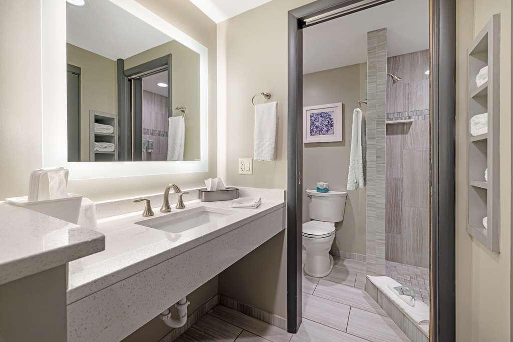 Best Western on the Avenue - photo 22