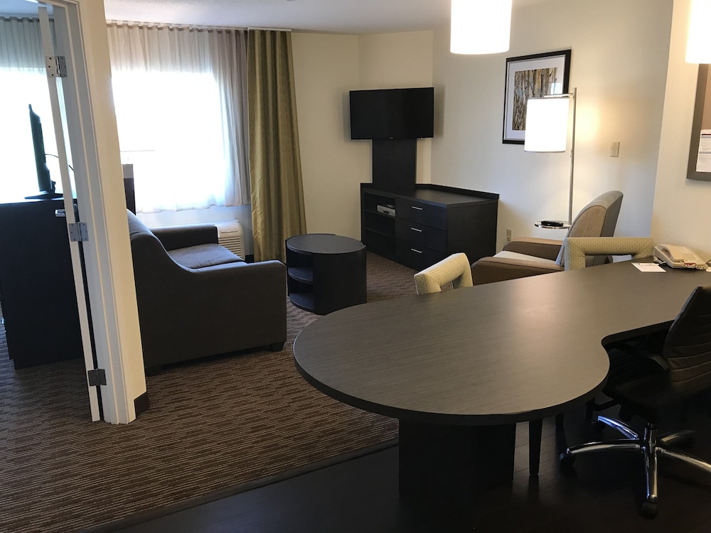 Candlewood Suites Fort Wayne an IHG Hotel - photo 4