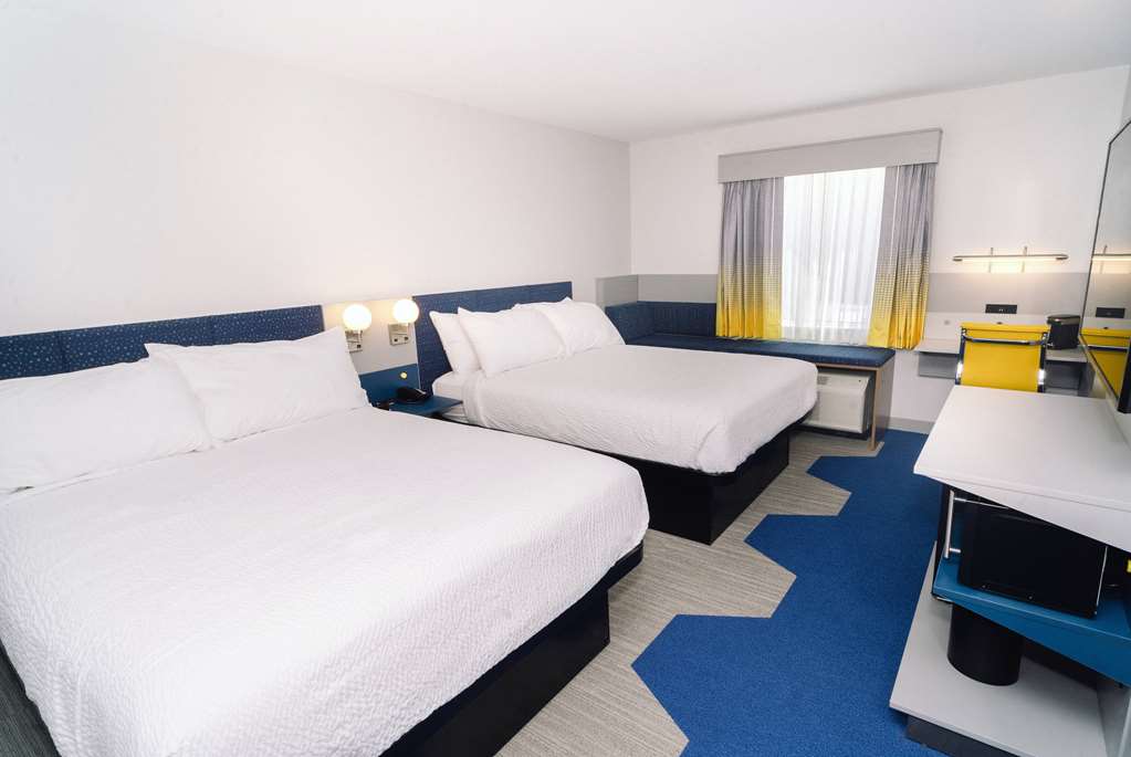 Microtel Inn & Suites by Wyndham Macedon - photo 11