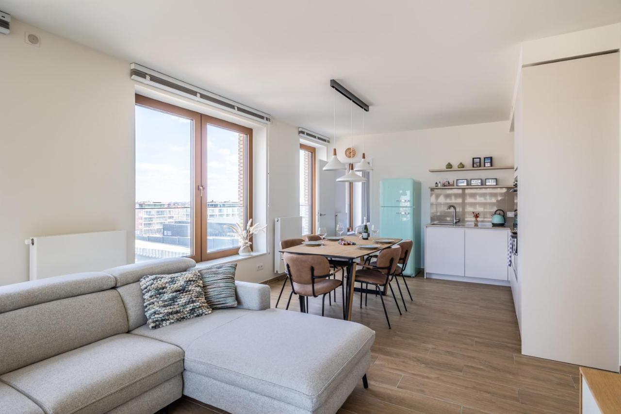 BEL AIR HOLIDAY Luxury apartment with lateral sea view and 2 private bathrooms T9 — 4-Star Luxury Hotel in Ostend, Belgium