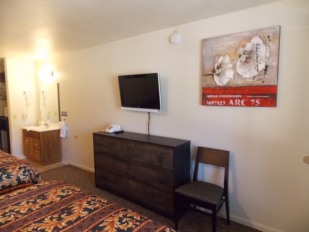 Vintage Lakeside Inn - photo 21