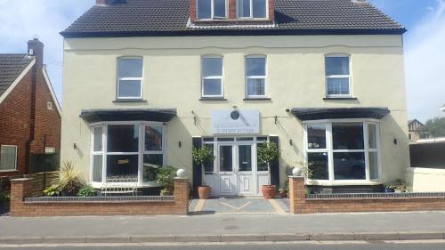 The Victoria guest house — 4-Star Luxury Hotel in Mablethorpe, United Kingdom