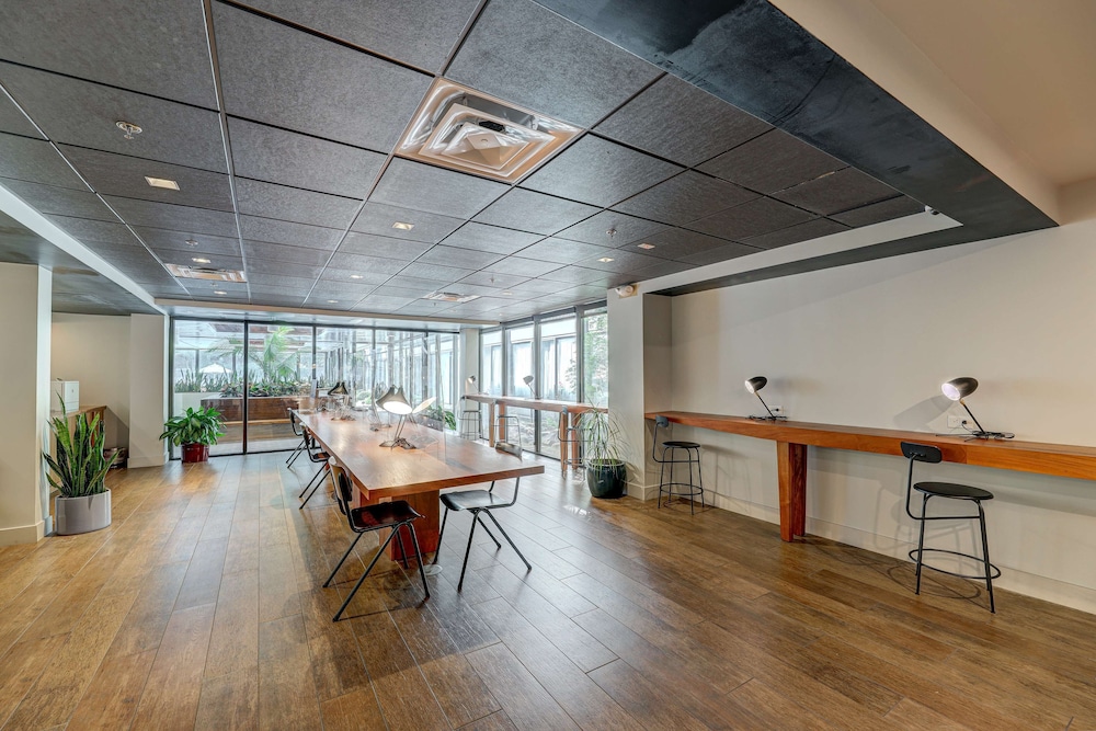 DoubleTree by Hilton Atlanta Windy Hill Ballpark - photo 8