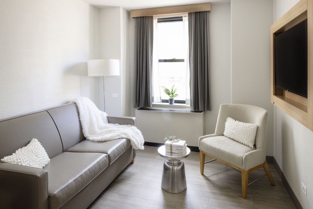 Hotel Saint Clair Magnificent Mile - photo 12