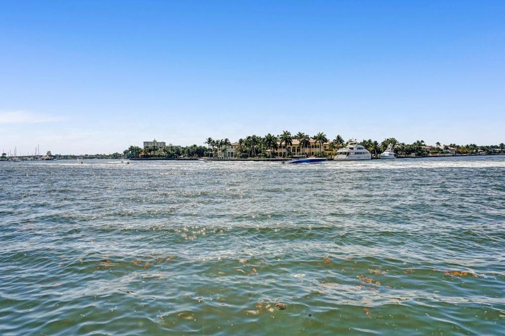 Fort Lauderdale Yacht and Beach Club 209 - photo 13