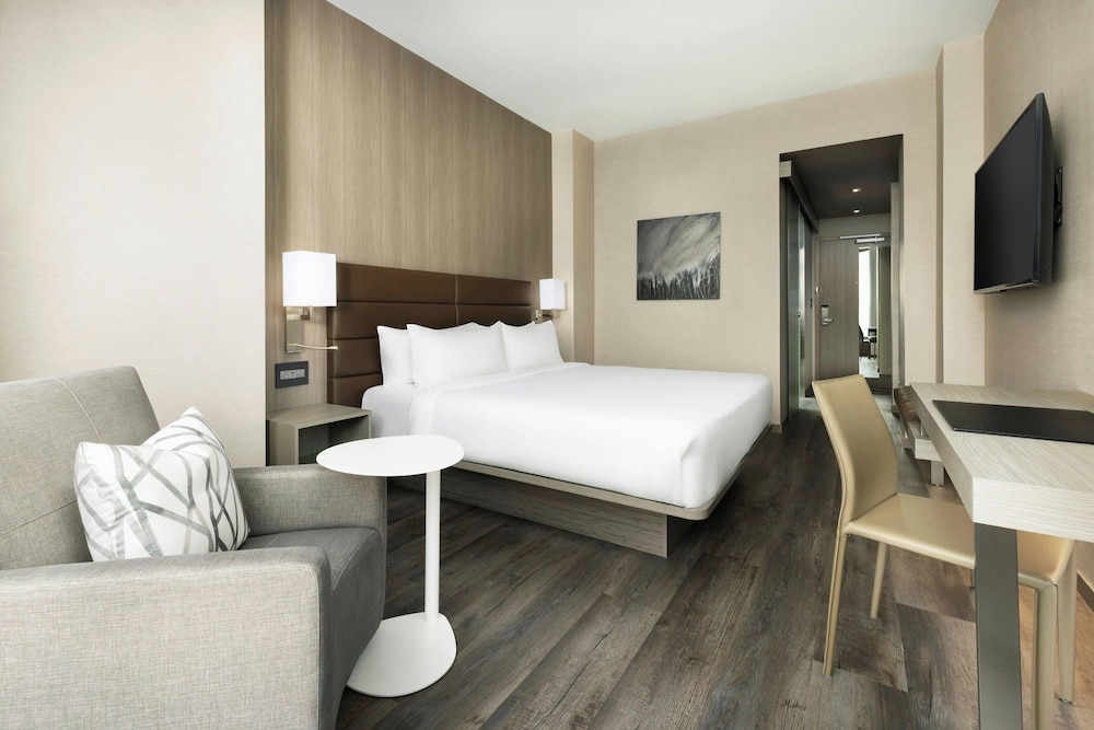 AC Hotel by Marriott Bethesda Downtown - photo 13