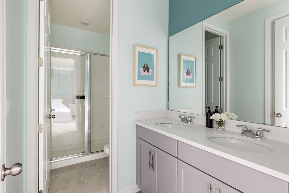 Coconut Breeze Getaway Resort Facilities Access 9 Bedroom Home by Overmoon - photo 28