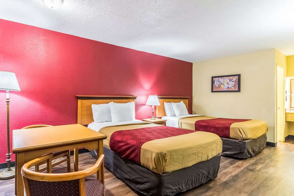 Econo Lodge Whiteville - photo 10