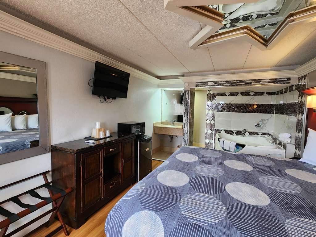 Americas Best Value Inn & Suites Little Rock at Scott Hamilton Dr - photo 36